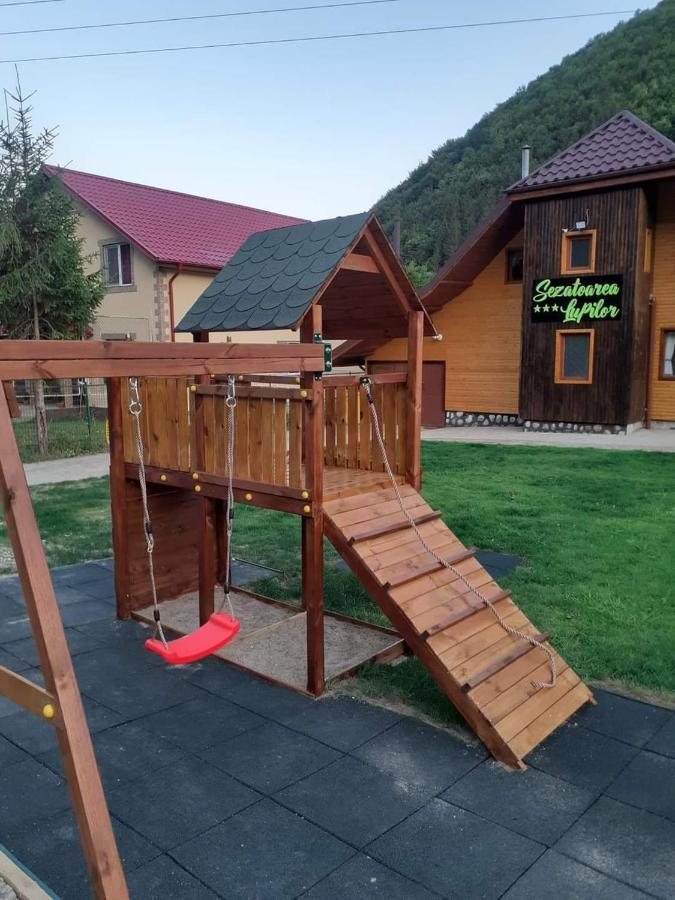 Sezatoarea Lupilor Villa Lepşa Kültér fotó