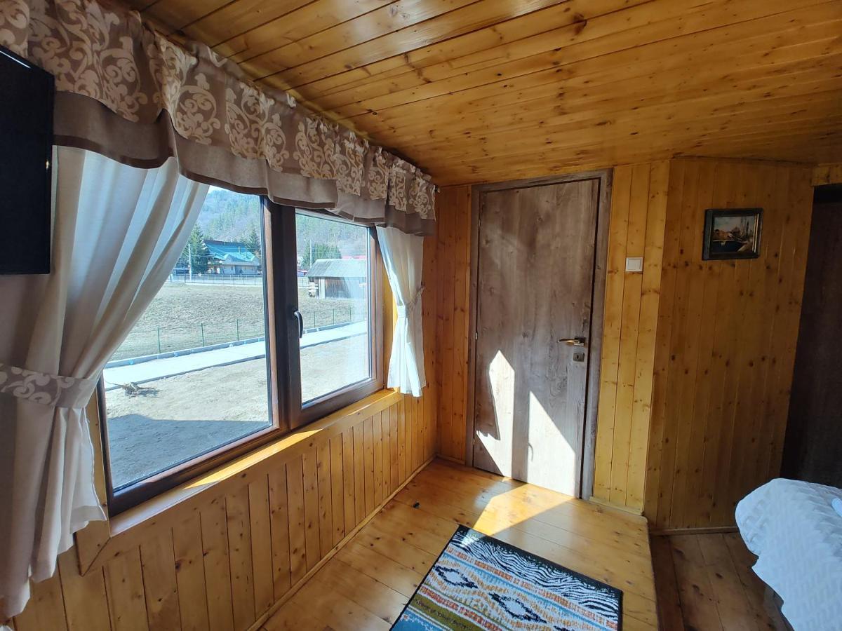Sezatoarea Lupilor Villa Lepşa Kültér fotó